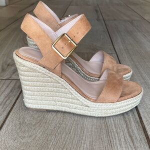 Suede Sumojiu Wedge Sandals in Tan